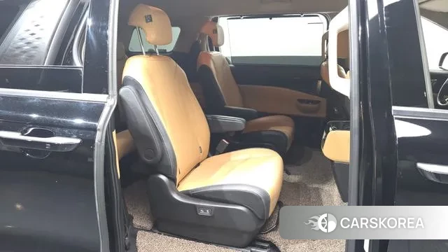 Kia Carnival 4th generation 2022 Черный из Кореи, фото 2