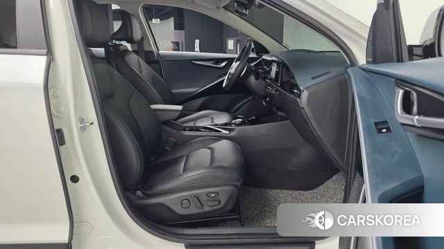 Kia Di Ol Nu Niro 2022 Белый из Кореи, фото 2