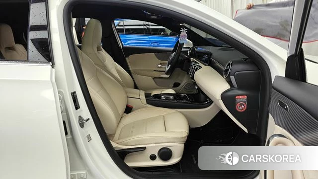 Mercedes-Benz A-Class W177 2019 Белый из Кореи, фото 2