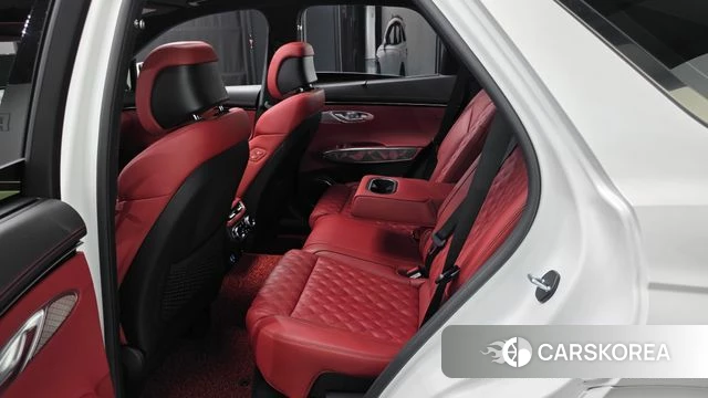 Genesis GV70 2023 Белый из Кореи, фото 2