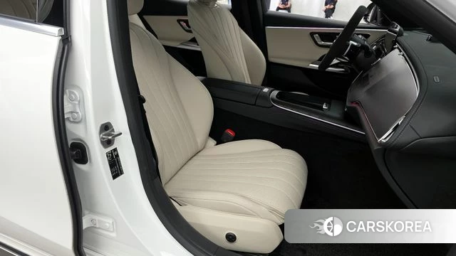 Mercedes-Benz E-Class W214 2025 Белый из Кореи, фото 2