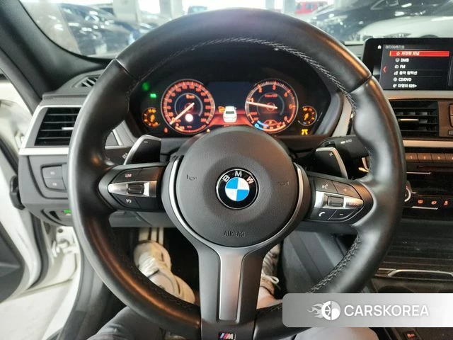 BMW 3 Series (F30) 2018 Белый из Кореи, фото 2