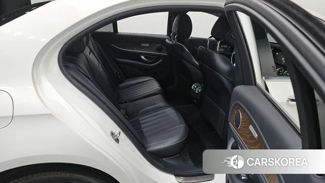 Mercedes-Benz E-Class W213 2020 Белый из Кореи, фото 2