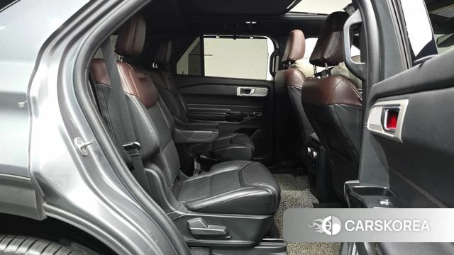 Ford Explorer 6th Generation 2021 Серый из Кореи, фото 2