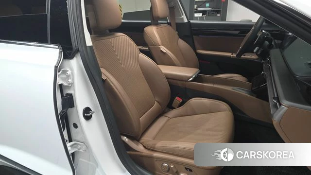Hyundai Grandeur Hybrid (GN7) 2023 Белый из Кореи, фото 2