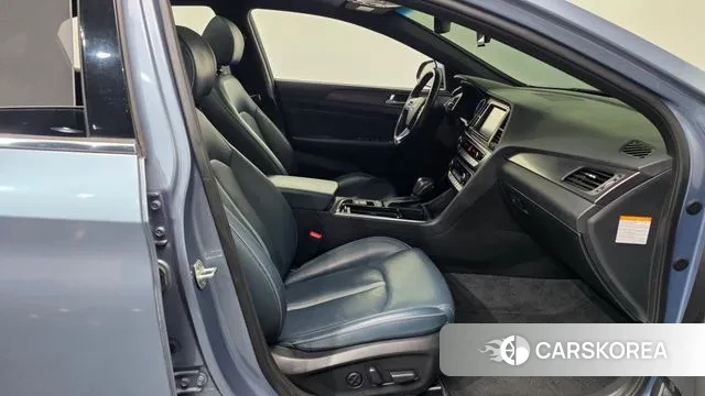 Hyundai Sonata New Rise Hybrid 2018 Светло-серебряный цвет из Кореи, фото 2