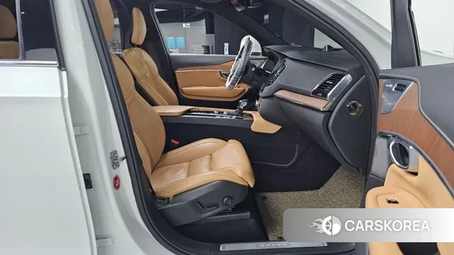 Volvo XC90 second Generation 2019 Белый из Кореи, фото 2
