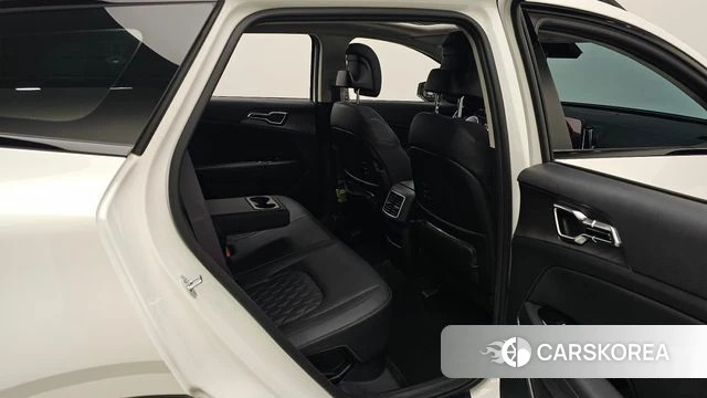 Kia Sportage 5th Generation Hybrid 2024 Белый из Кореи, фото 2