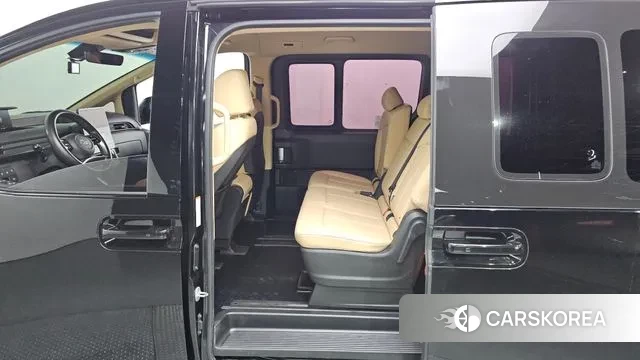 Hyundai Staria 2022 Черный из Кореи, фото 2