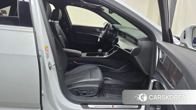 Audi A6 (C8) 2023 Белый из Кореи, фото 2