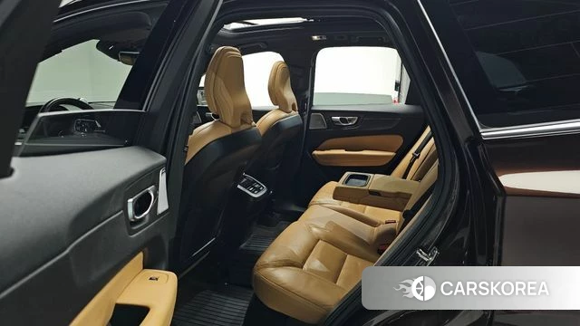 Volvo XC60 second Generation 2021 Коричневый из Кореи, фото 2