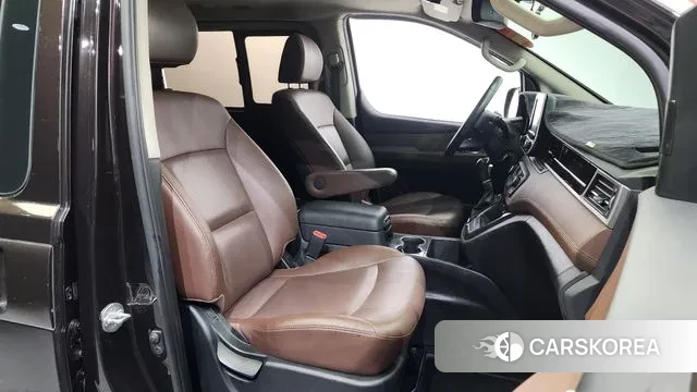 Hyundai The New Grand Starex 2018 Коричневый из Кореи, фото 2