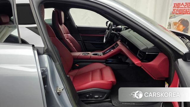 Porsche Taycan 2023 Серебряный из Кореи, фото 2