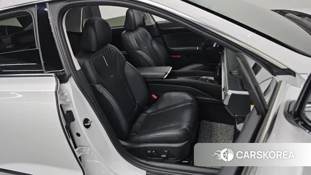 Hyundai Grandeur Hybrid (GN7) 2023 Белый из Кореи, фото 2