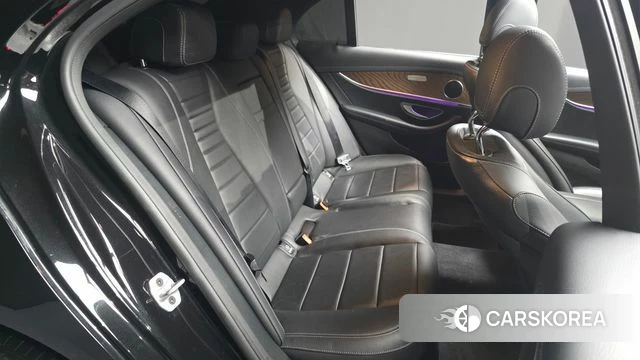 Mercedes-Benz E-Class W213 2022 Черный из Кореи, фото 2