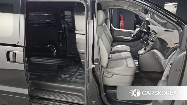 Hyundai The New Grand Starex 2018 Черный из Кореи, фото 2