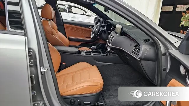 Kia Stinger Meister 2023 Серебристо-серый из Кореи, фото 2