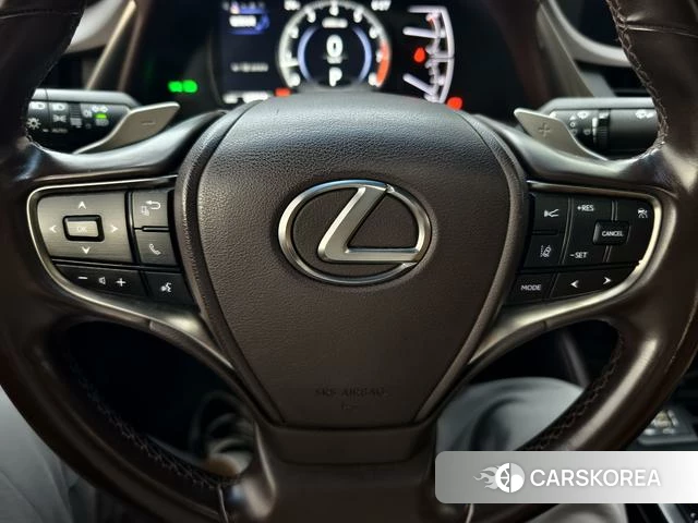 Lexus ES 2021 Серебристо-серый из Китая, фото 2