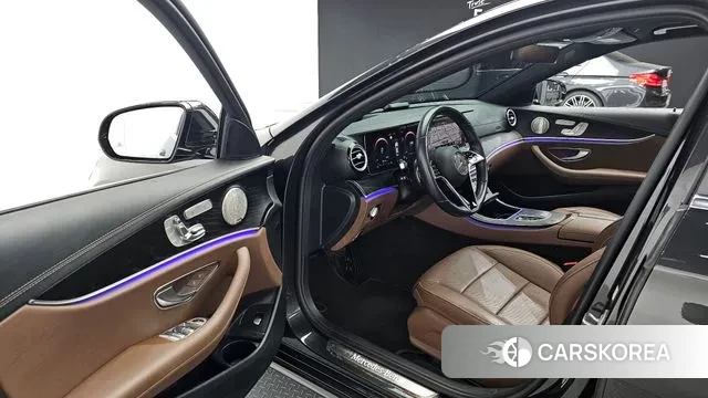 Mercedes-Benz E-Class W213 2021 Серый из Кореи, фото 2