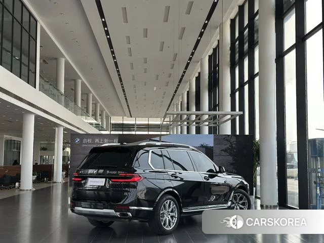 BMW X7 2026 Черный из Китая, фото 2