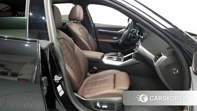 BMW 4 Series (G22) 2022 Черный из Кореи, фото 2