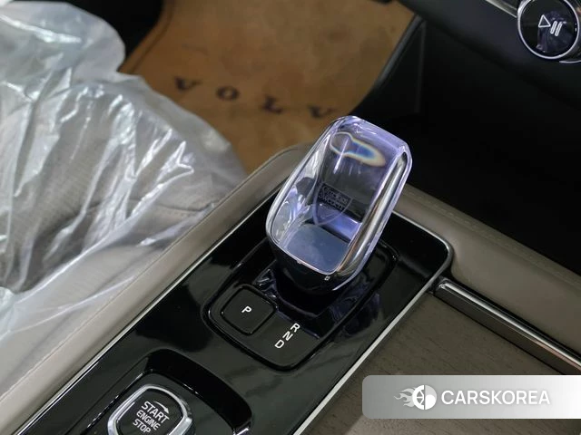 Volvo XC90 second Generation 2026 Серебристо-серый из Кореи, фото 2