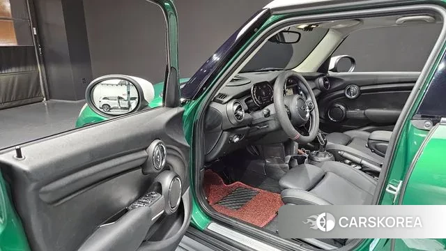 Mini Cooper 2021 Зеленый из Кореи, фото 2