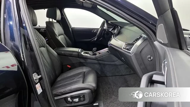 BMW X6 (G06) 2022 Черный из Кореи, фото 2