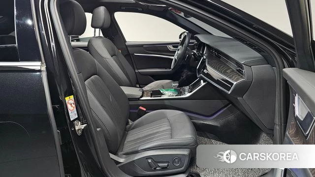 Audi A6 (C8) 2021 Черный из Кореи, фото 2