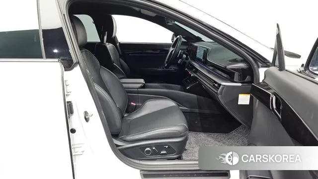 Hyundai Grandeur Hybrid (GN7) 2023 Белый из Кореи, фото 2