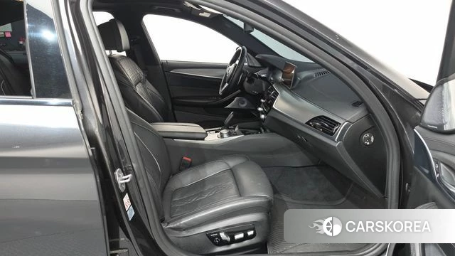 BMW 5 Series (G30) 2019 Серый из Кореи, фото 2