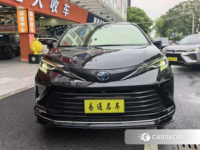 Toyota Saina 2022 Черный из Китая, фото 2