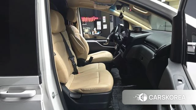 Hyundai Staria 2021 Белый из Кореи, фото 2