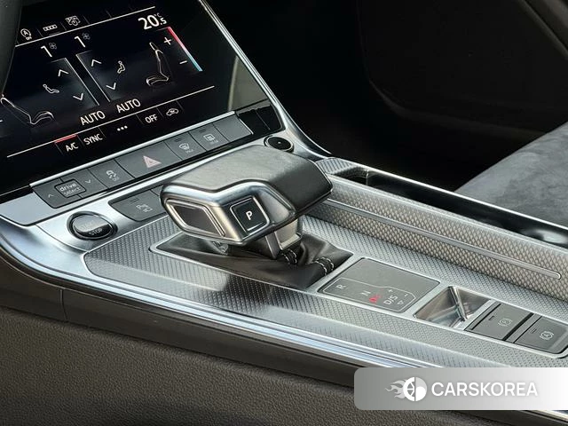 Audi A6L 2021 Черный из Китая, фото 2