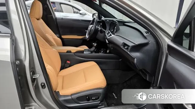 Lexus UX250h 2023 Серебристо-серый из Кореи, фото 2