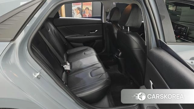 Hyundai Avante (CN7) 2021 Серебристо-серый из Кореи, фото 2