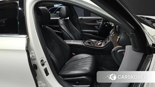 Mercedes-Benz E-Class W213 2019 Белый из Кореи, фото 2
