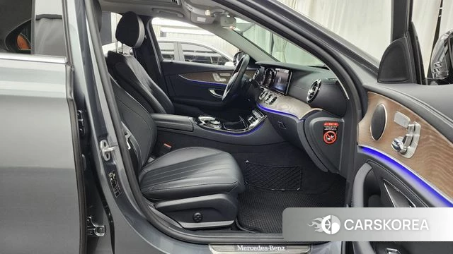 Mercedes-Benz E-Class W213 2019 Серый из Кореи, фото 2