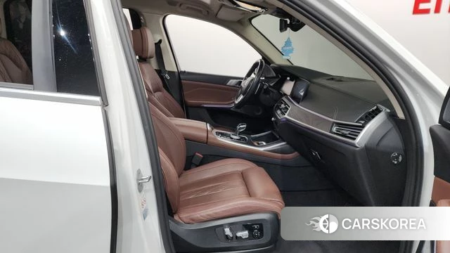 BMW X7 (G07) 2022 Белый из Кореи, фото 2