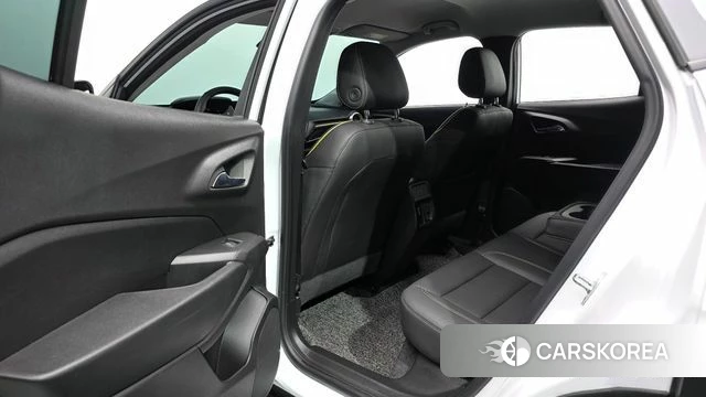 Chevrolet (GM Daewoo) Trax Crossover 2023 Белый из Кореи, фото 2