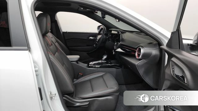 Chevrolet (GM Daewoo) Trax Crossover 2025 Белый из Кореи, фото 2