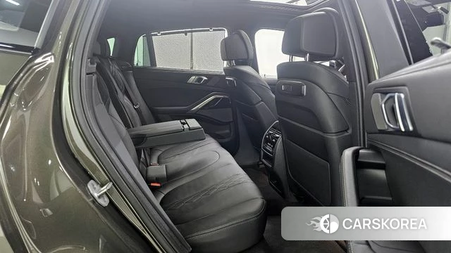 BMW X6 (G06) 2024 Песочный из Кореи, фото 2