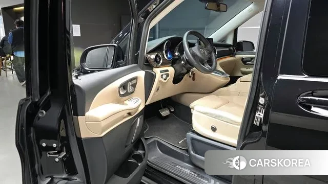 Mercedes-Benz V-Class 2023 Черный из Кореи, фото 2