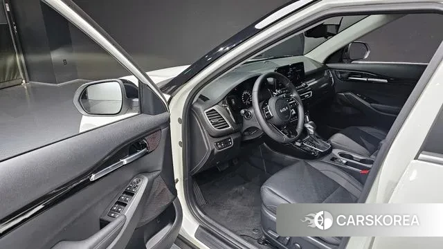 Kia Seltos 2022 Белый из Кореи, фото 2