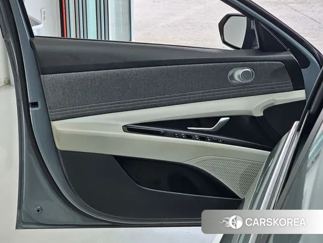 Hyundai Avante (CN7) 2020 Серебристо-серый из Кореи, фото 2