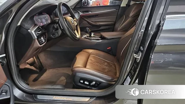 BMW 5 Series (G30) 2020 Серый из Кореи, фото 2