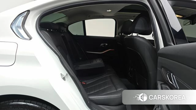BMW 3 Series (G20) 2021 Белый из Кореи, фото 2