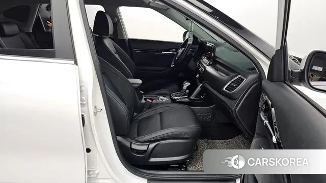 Kia Seltos 2022 Белый из Кореи, фото 2