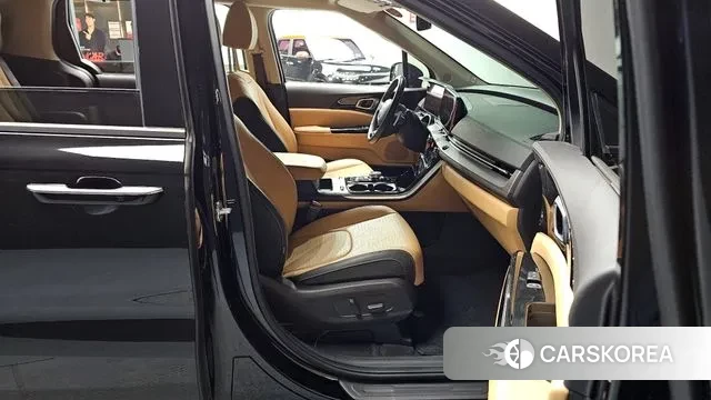 Kia Carnival 4th generation 2023 Черный из Кореи, фото 2