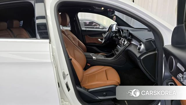 Mercedes-Benz GLC-Class X253 2021 Белый из Кореи, фото 2